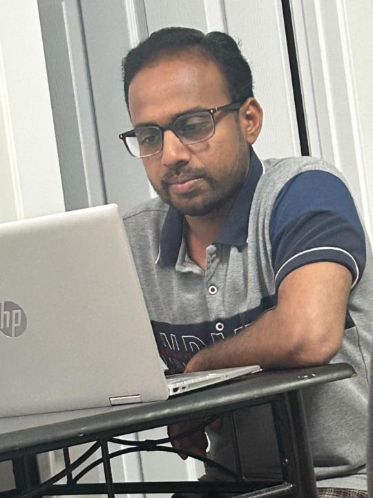 Vivek Radhakrishnan