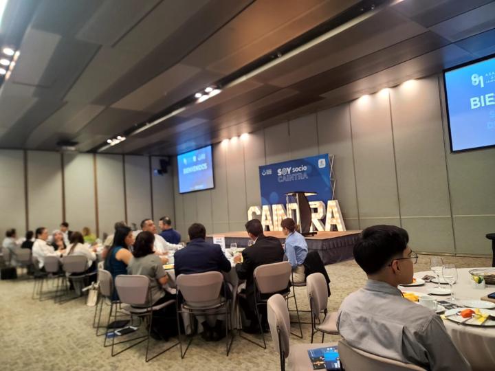 No crezcas solo, crece junto a quienes ya resolvieron los problemas que tú estás enfrentando.