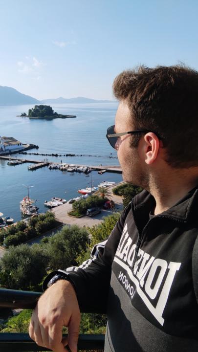 Sakis K