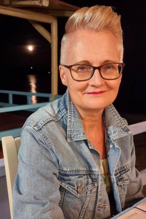 Suzanne Edgar