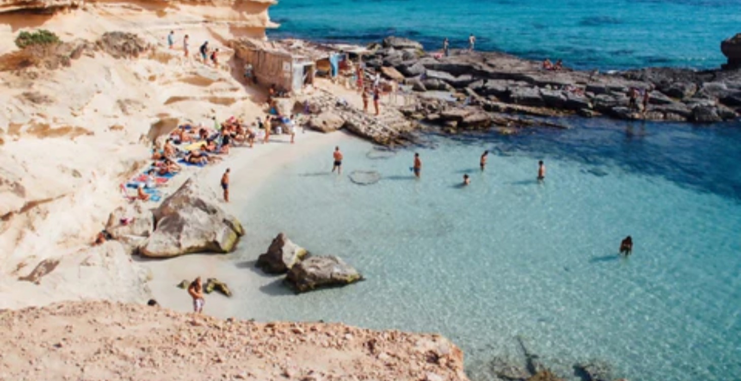 Traveler's Guide to Ibiza island