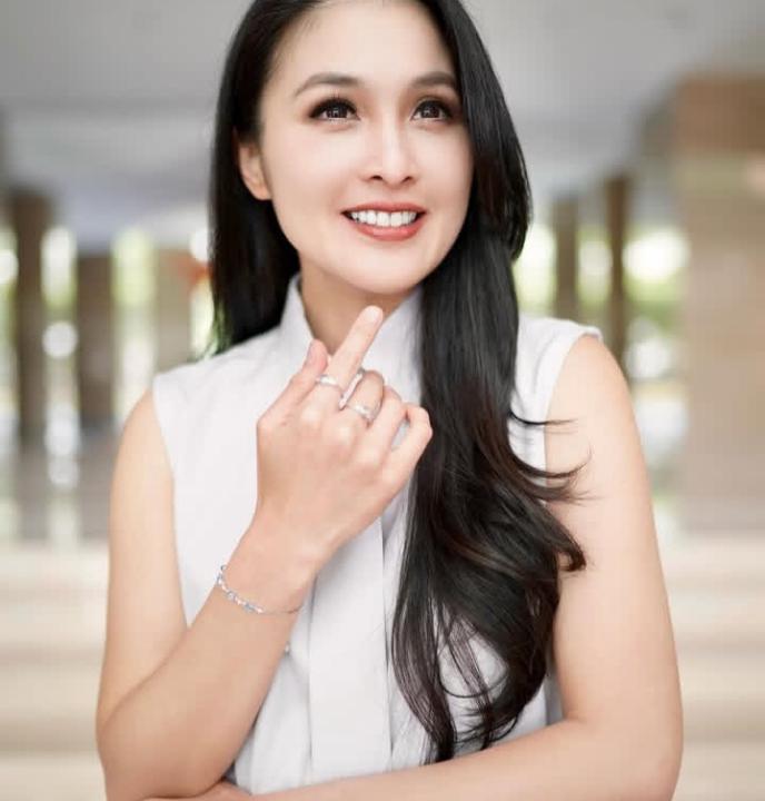 Sandra Dewi