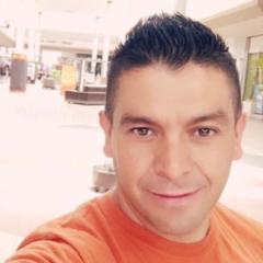 Mario Esparza Asistente