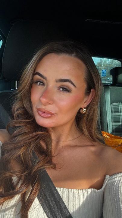 Chloe Lyons
