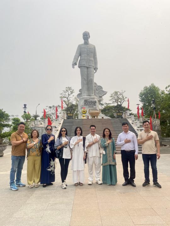 𝐁𝐚̣𝐧 𝐜𝐨́ 𝐭𝐡𝐞̂̉ 𝐠𝐢𝐨̉𝐢 𝐤𝐢𝐞̂́𝐦 𝐭𝐢𝐞̂̀𝐧… 𝐧𝐡ư𝐧𝐠 𝐜𝐡𝐢̉ 𝐤𝐡𝐢 𝐠𝐢𝐨̉𝐢 𝐱𝐚̂𝐲 𝐧𝐠ư𝐨̛̀𝐢, 𝐛𝐚̣𝐧 𝐦𝐨̛́𝐢 𝐭𝐡𝐮̛̣𝐜 𝐬𝐮̛̣ 𝐠𝐢𝐚̀𝐮 𝐜𝐨́ 𝐯𝐚̀ 𝐜𝐨́ 𝐠𝐢𝐚́ 𝐭𝐫𝐢̣