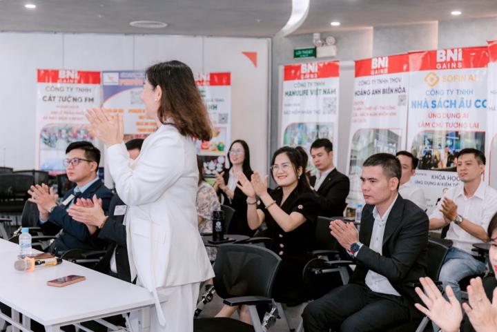 NỤ CƯỜI BẰNG 10 THAN THUỐC BỔ