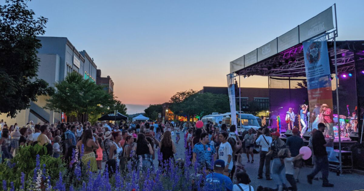 SonrisaFest Night Market (Every Thursday, 6–10 PM)
