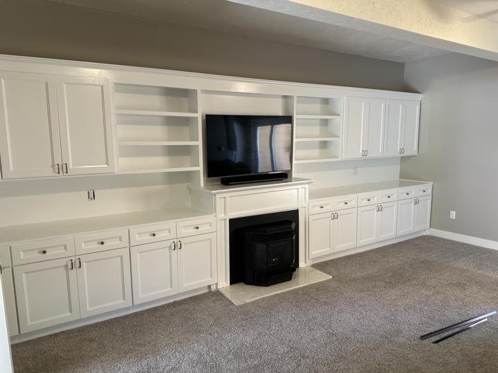 Not a cabinet builder but sometimes the job calls for it.