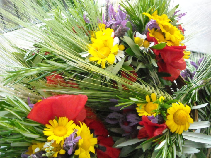 What's NOT in a 'Quinta-feira de Ascensão' bouquet?