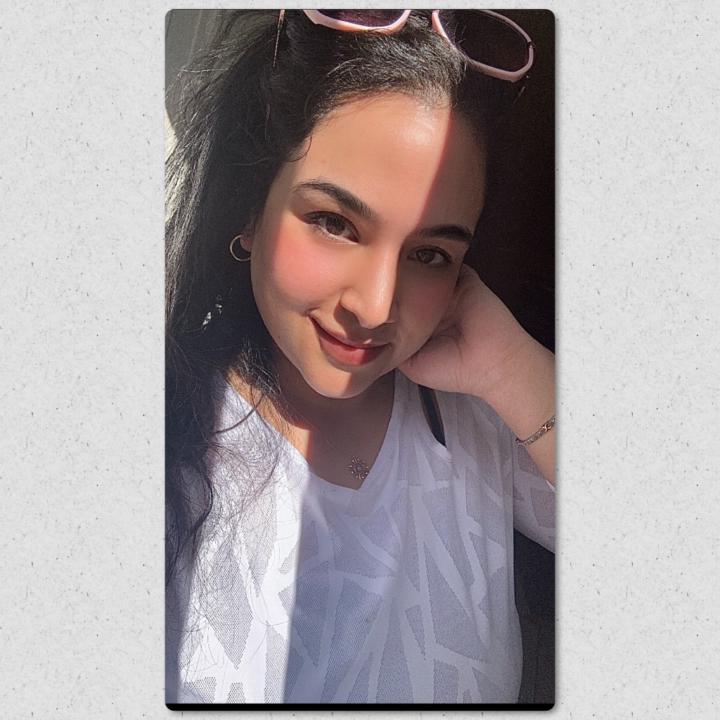 Nidhi V