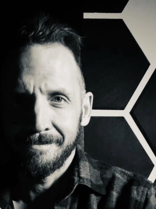 Travis Sternberg