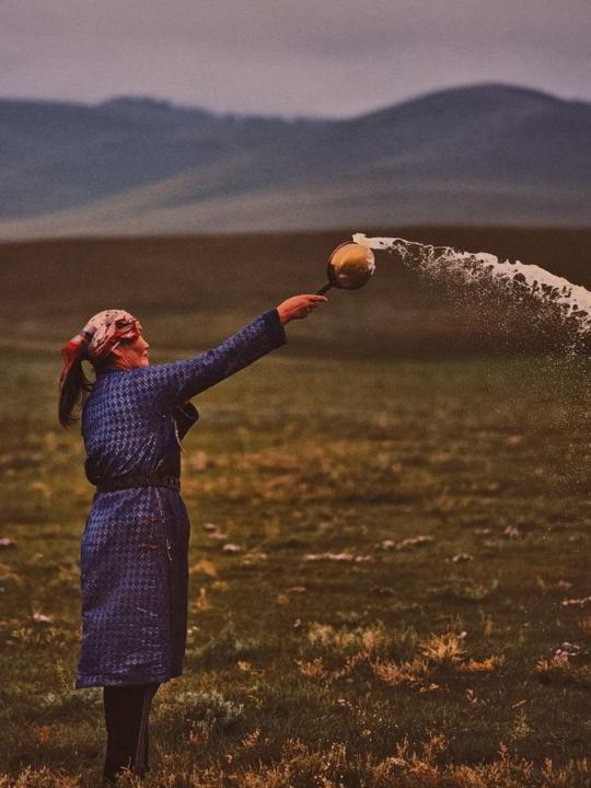 Сүү өргөх ёсон 