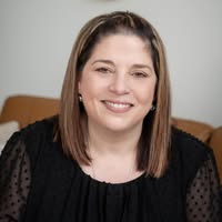 Tracey Turavani