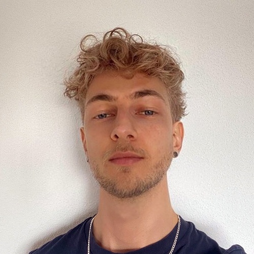 Elliott Skelton