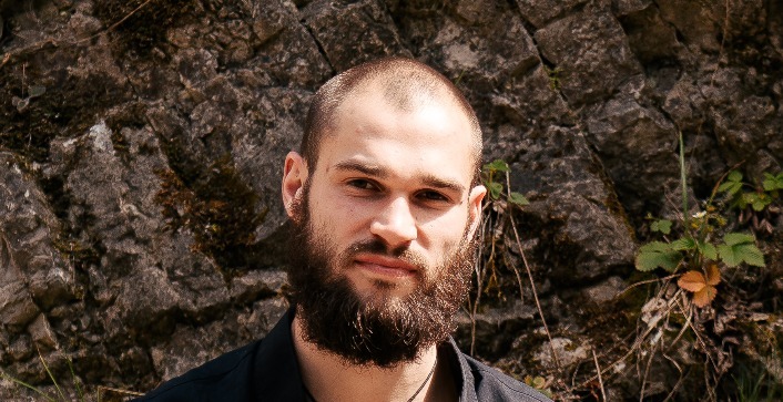 SEBEVĚDOMÝ MUŽ