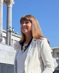 Gita Schwinger