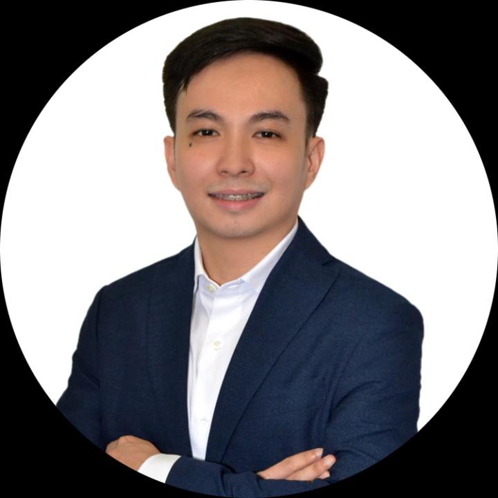 Xander Viaña