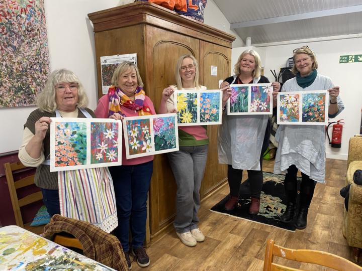 I’m an artist keen to build a community I can teach art to! 