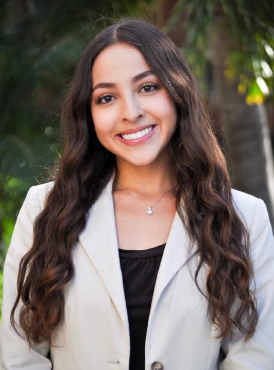 Liana Valencia
