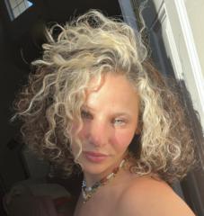 Leah Davidson