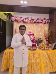 Dr Navneesh Manocha