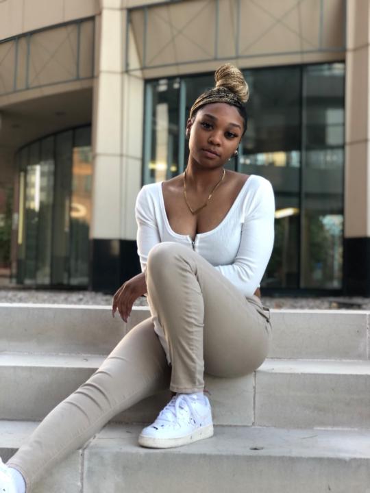 DariAnna Jones