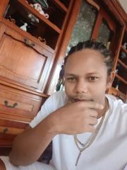 Hung Chan sang Joseph Donovan