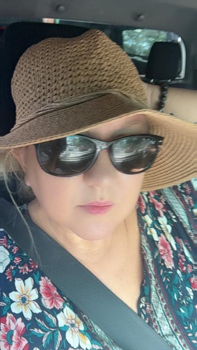 Belinda Leonie