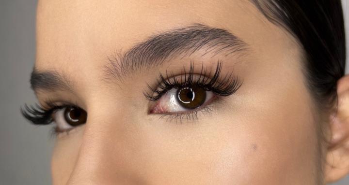 ESME LASHES 
