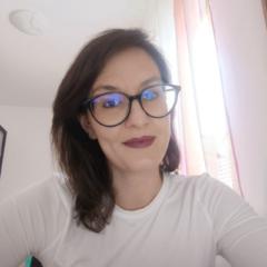 Urška Plaznik