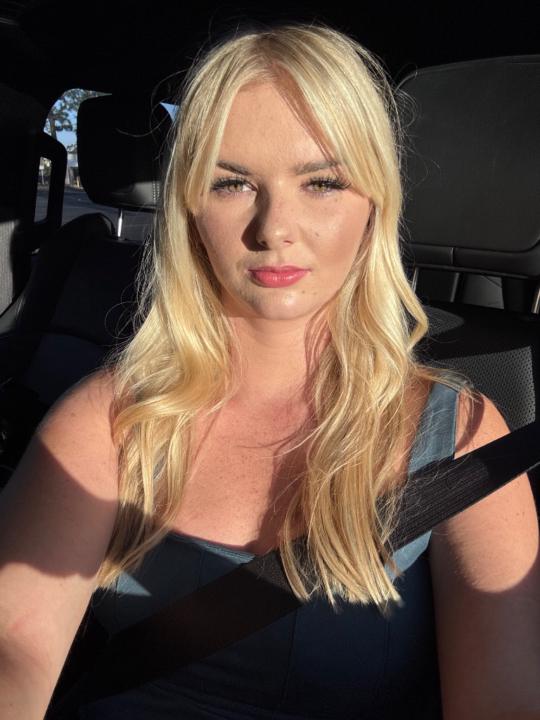Josie Mace grier