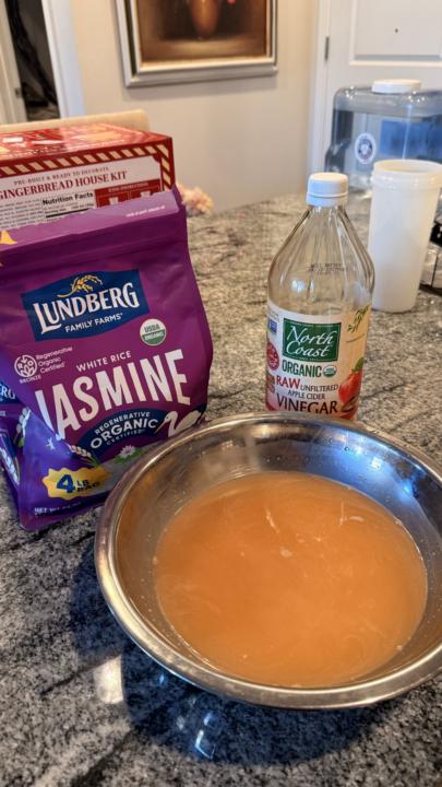 Soaking rice in ACV