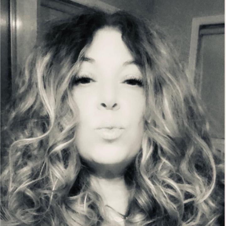 Julie Dangelo