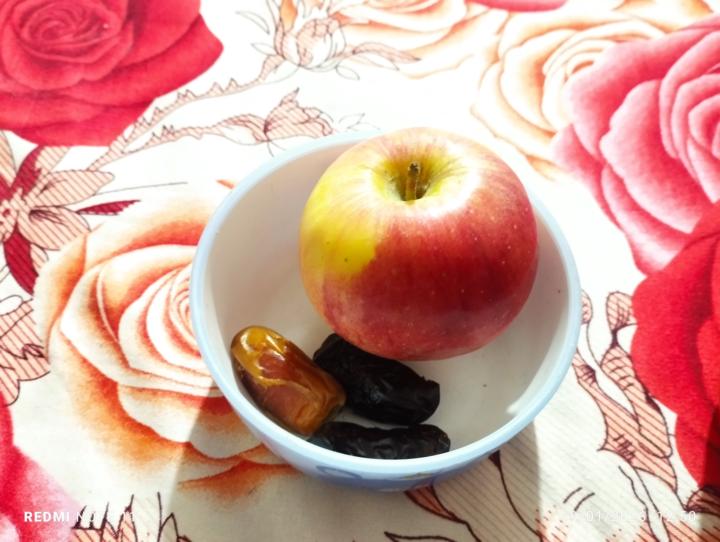 Mid morning snack 🥨😋