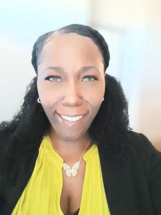 Essence Reynolds