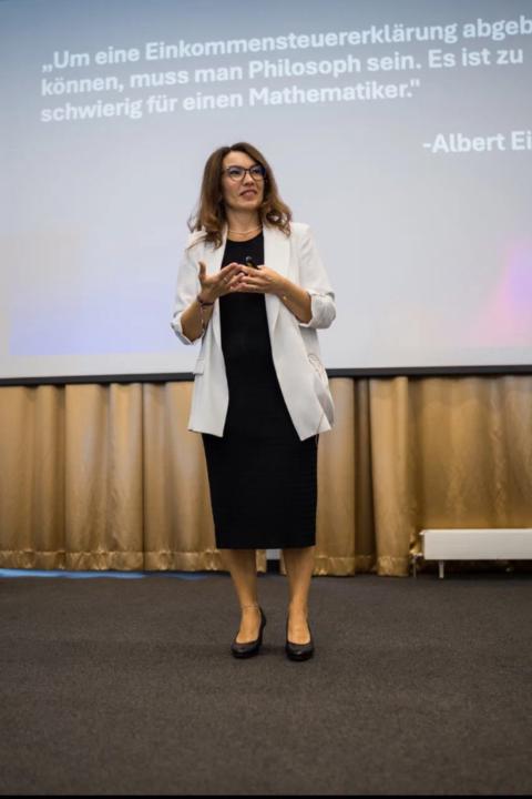 Elena Goering