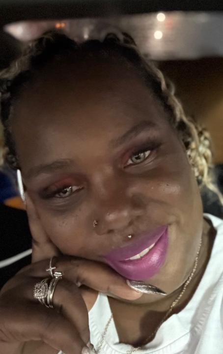 QQueenB Lydia GrayHolifield