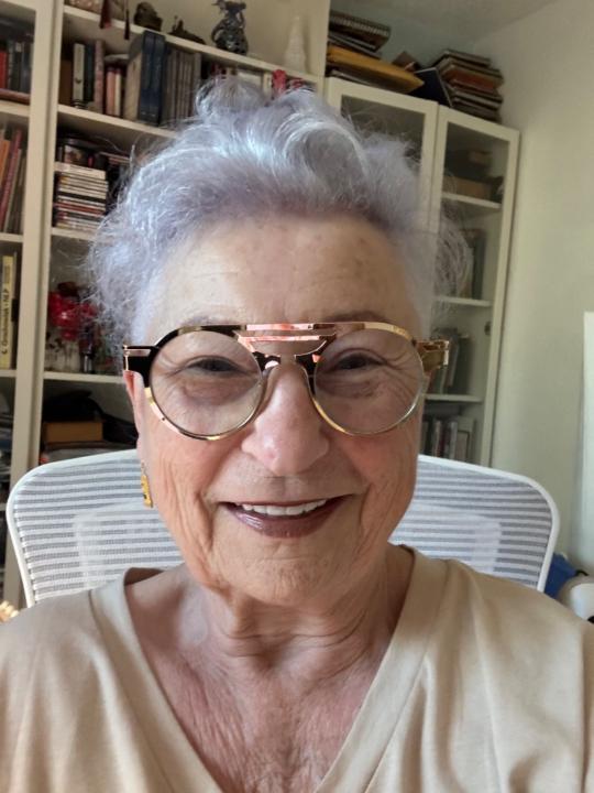 Leelja L Baur