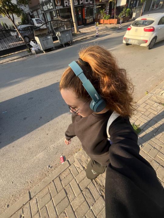 Azra Yiğit