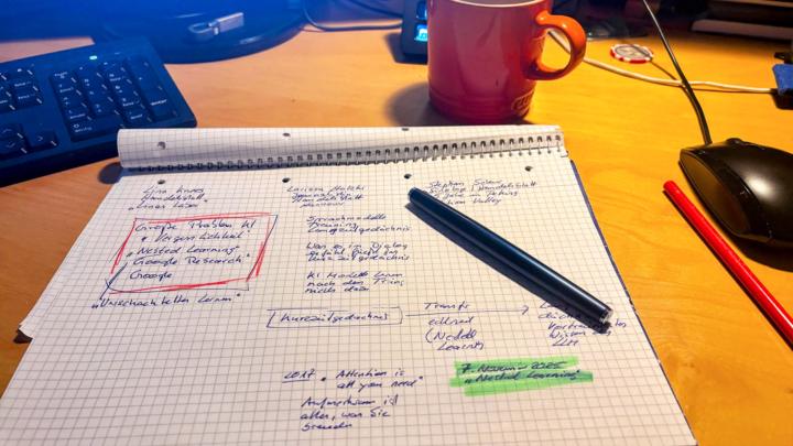 Digitale Beats: Die grundlegende Architektur der KI – Mehr als nur ein Chip