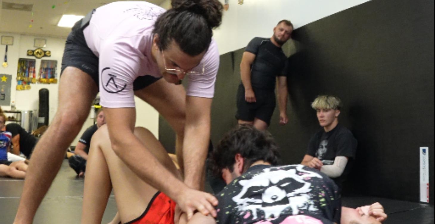 Finishing Guard Passes (Black Tie Seminar)