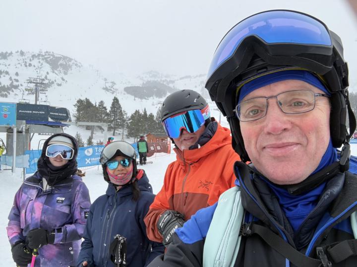 Floss fan club in Andorra