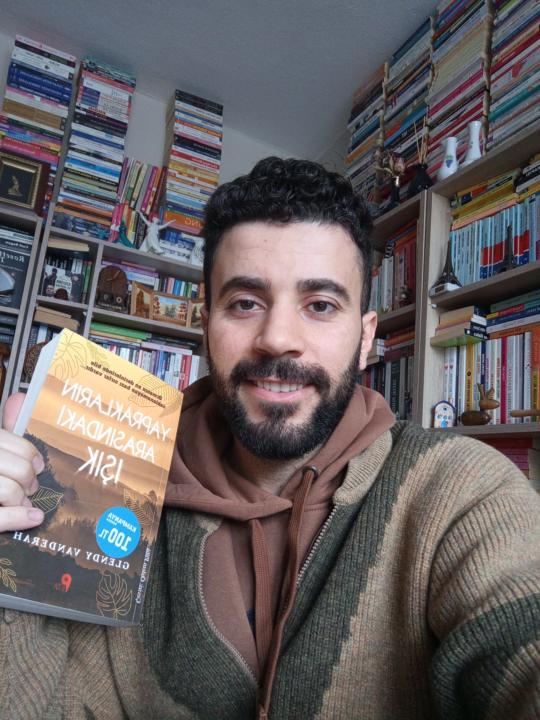 Yaprakların Arasındaki Işık 