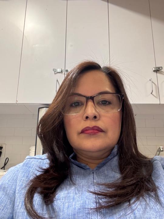 Gladys Leon