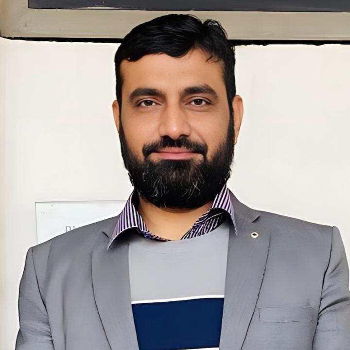 Akhzar Nazir