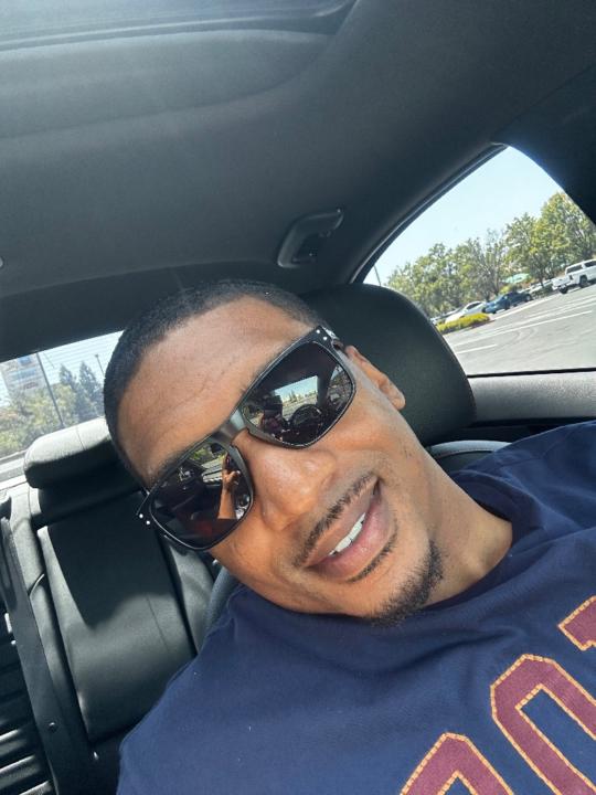 Tyrone Holmes
