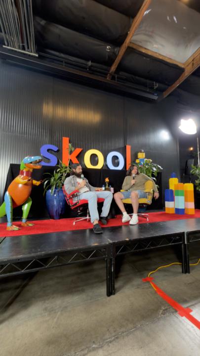 Haz tu pregunta a Alex Hormozi y Sam Ovens: Estamos en los Skool Games