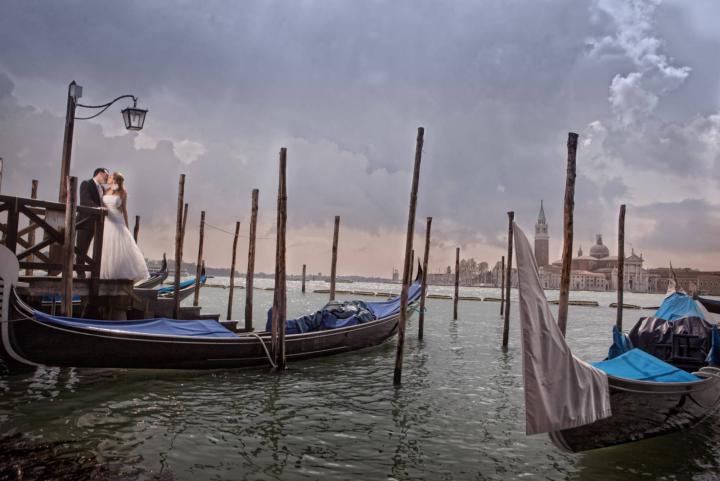 🎭 Me voy a Venecia (máscaras, maleta pequeña y reflexiones de emprendedor)