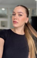 Mia Williams l