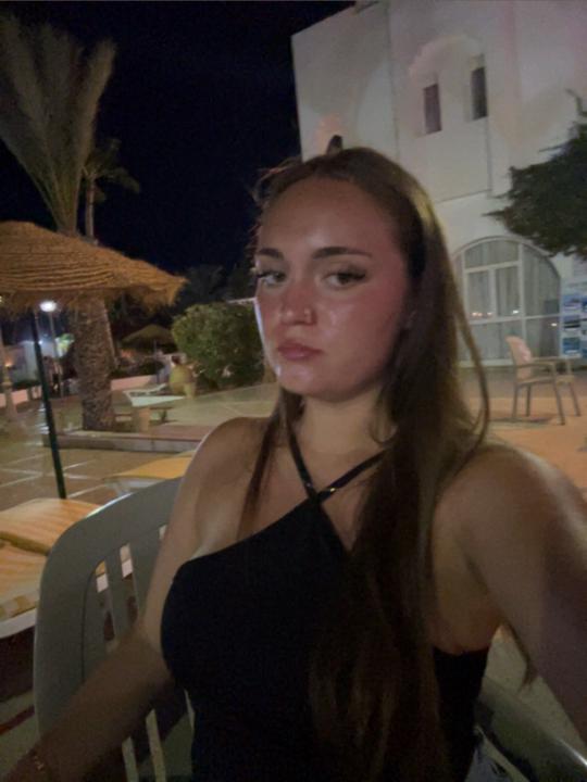 Manon Galnon